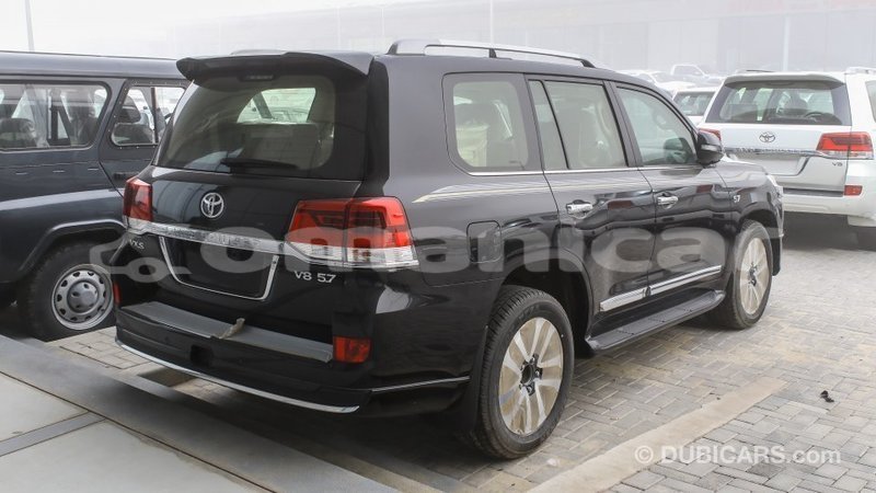 Big with watermark toyota land cruiser dhufar import dubai 3329