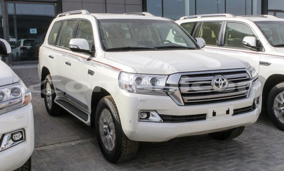 Buy Import Toyota Land Cruiser White Car in Import - Dubai in Dhufar Buy Import Toyota Land Cruiser White Car in Import - Dubai in Dhufar