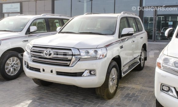 Buy Import Toyota Land Cruiser White Car in Import - Dubai in Dhufar Buy Import Toyota Land Cruiser White Car in Import - Dubai in Dhufar