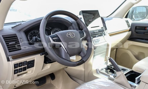 Buy Import Toyota Land Cruiser White Car in Import - Dubai in Dhufar Buy Import Toyota Land Cruiser White Car in Import - Dubai in Dhufar