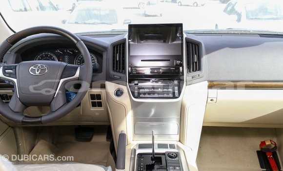 Buy Import Toyota Land Cruiser White Car in Import - Dubai in Dhufar Buy Import Toyota Land Cruiser White Car in Import - Dubai in Dhufar