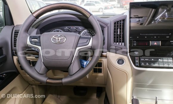 Buy Import Toyota Land Cruiser White Car in Import - Dubai in Dhufar Buy Import Toyota Land Cruiser White Car in Import - Dubai in Dhufar