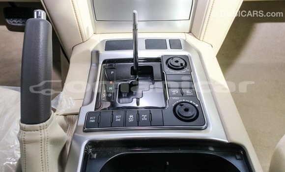 Buy Import Toyota Land Cruiser White Car in Import - Dubai in Dhufar Buy Import Toyota Land Cruiser White Car in Import - Dubai in Dhufar