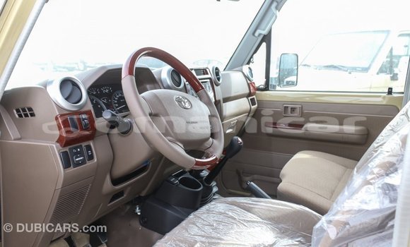 Buy Import Toyota Land Cruiser Beige Car in Import - Dubai in Dhufar Buy Import Toyota Land Cruiser Beige Car in Import - Dubai in Dhufar