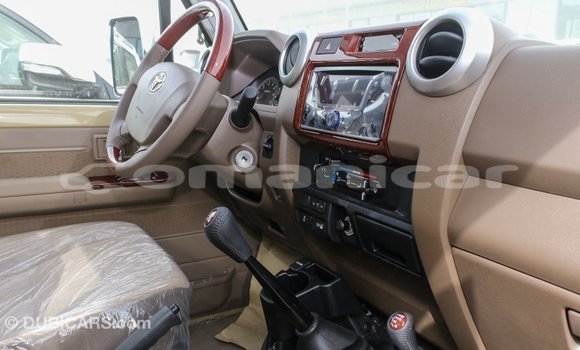 Buy Import Toyota Land Cruiser Beige Car in Import - Dubai in Dhufar Buy Import Toyota Land Cruiser Beige Car in Import - Dubai in Dhufar
