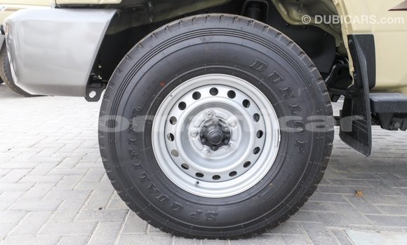 Buy Import Toyota Land Cruiser Beige Car in Import - Dubai in Dhufar Buy Import Toyota Land Cruiser Beige Car in Import - Dubai in Dhufar