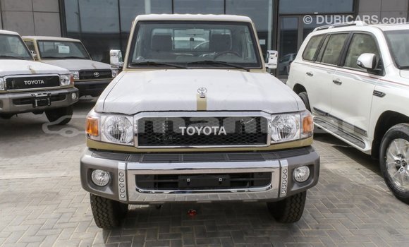 Buy Import Toyota Land Cruiser Beige Car in Import - Dubai in Dhufar Buy Import Toyota Land Cruiser Beige Car in Import - Dubai in Dhufar