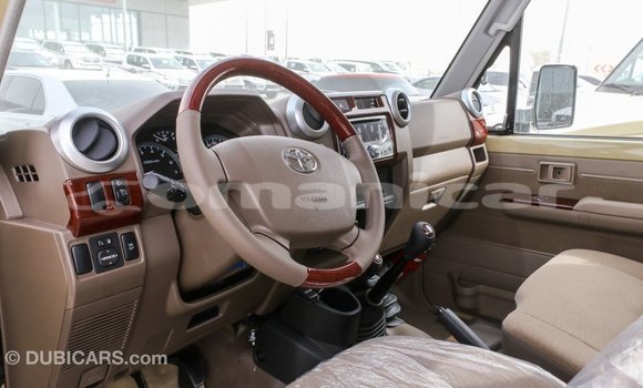 Buy Import Toyota Land Cruiser Beige Car in Import - Dubai in Dhufar Buy Import Toyota Land Cruiser Beige Car in Import - Dubai in Dhufar