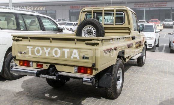Buy Import Toyota Land Cruiser Beige Car in Import - Dubai in Dhufar Buy Import Toyota Land Cruiser Beige Car in Import - Dubai in Dhufar