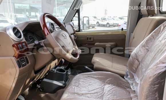Buy Import Toyota Land Cruiser Beige Car in Import - Dubai in Dhufar Buy Import Toyota Land Cruiser Beige Car in Import - Dubai in Dhufar