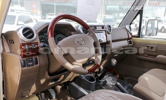 Buy Import Toyota Land Cruiser Beige Car in Import - Dubai in Dhufar Buy Import Toyota Land Cruiser Beige Car in Import - Dubai in Dhufar