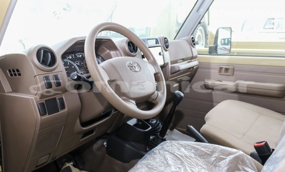 Buy Import Toyota Land Cruiser Beige Car in Import - Dubai in Dhufar Buy Import Toyota Land Cruiser Beige Car in Import - Dubai in Dhufar