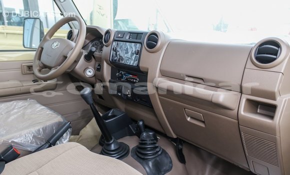 Buy Import Toyota Land Cruiser Beige Car in Import - Dubai in Dhufar Buy Import Toyota Land Cruiser Beige Car in Import - Dubai in Dhufar
