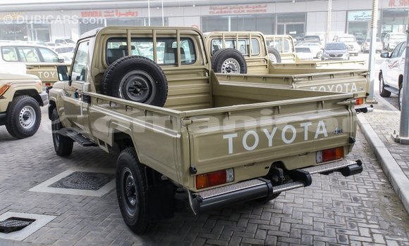Buy Import Toyota Land Cruiser Beige Car in Import - Dubai in Dhufar Buy Import Toyota Land Cruiser Beige Car in Import - Dubai in Dhufar