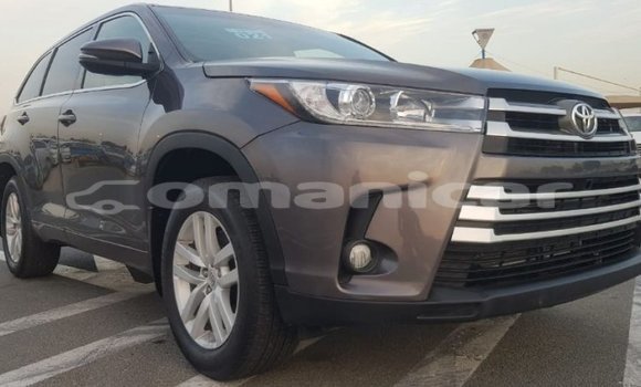 Buy Import Toyota Highlander Other Car in Import - Dubai in Dhufar Buy Import Toyota Highlander Other Car in Import - Dubai in Dhufar