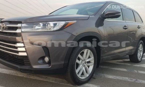 Buy Import Toyota Highlander Other Car in Import - Dubai in Dhufar Buy Import Toyota Highlander Other Car in Import - Dubai in Dhufar