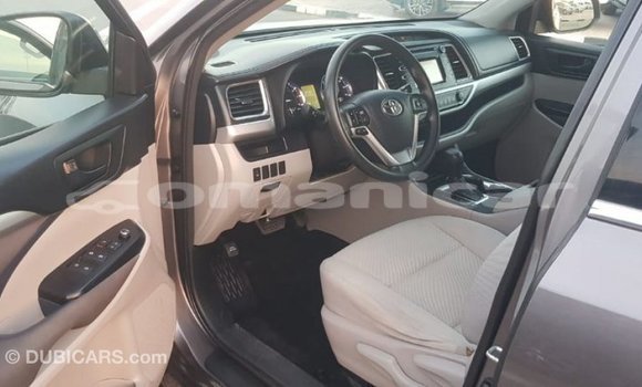 Buy Import Toyota Highlander Other Car in Import - Dubai in Dhufar Buy Import Toyota Highlander Other Car in Import - Dubai in Dhufar