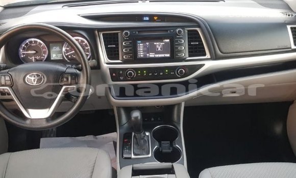 Buy Import Toyota Highlander Other Car in Import - Dubai in Dhufar Buy Import Toyota Highlander Other Car in Import - Dubai in Dhufar