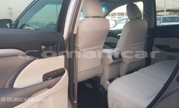 Buy Import Toyota Highlander Other Car in Import - Dubai in Dhufar Buy Import Toyota Highlander Other Car in Import - Dubai in Dhufar