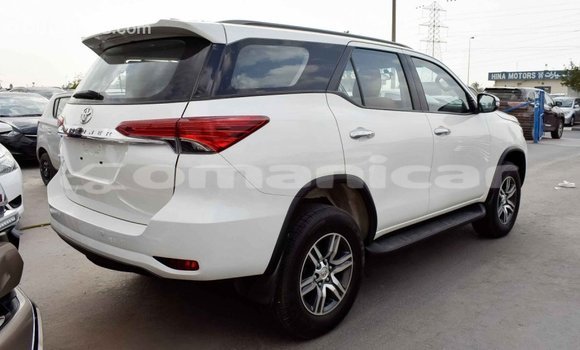 Buy Import Toyota Fortuner White Car in Import - Dubai in Dhufar Buy Import Toyota Fortuner White Car in Import - Dubai in Dhufar