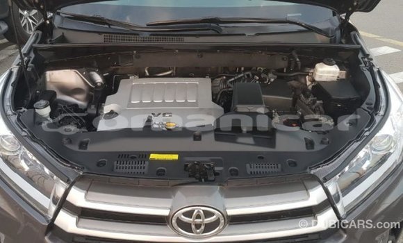 Buy Import Toyota Highlander Other Car in Import - Dubai in Dhufar Buy Import Toyota Highlander Other Car in Import - Dubai in Dhufar