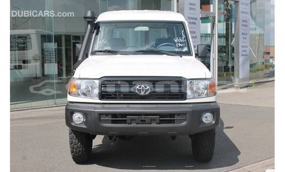 Buy Import Toyota Land Cruiser White Car in Import - Dubai in Dhufar Buy Import Toyota Land Cruiser White Car in Import - Dubai in Dhufar