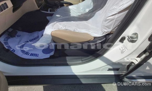 Buy Import Mitsubishi Outlander White Car in Import - Dubai in Dhufar Buy Import Mitsubishi Outlander White Car in Import - Dubai in Dhufar