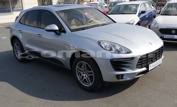 Buy Import Porsche Macan Other Car in Import - Dubai in Dhufar Buy Import Porsche Macan Other Car in Import - Dubai in Dhufar