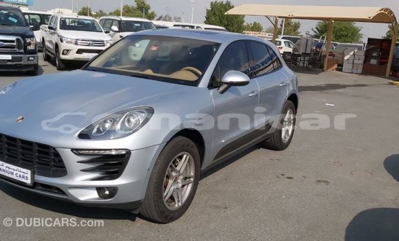 Buy Import Porsche Macan Other Car in Import - Dubai in Dhufar Buy Import Porsche Macan Other Car in Import - Dubai in Dhufar