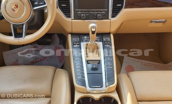 Buy Import Porsche Macan Other Car in Import - Dubai in Dhufar Buy Import Porsche Macan Other Car in Import - Dubai in Dhufar