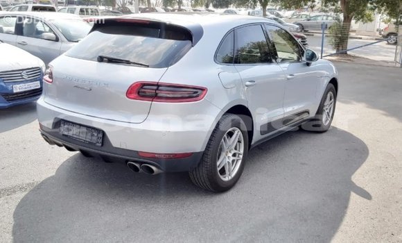 Buy Import Porsche Macan Other Car in Import - Dubai in Dhufar Buy Import Porsche Macan Other Car in Import - Dubai in Dhufar