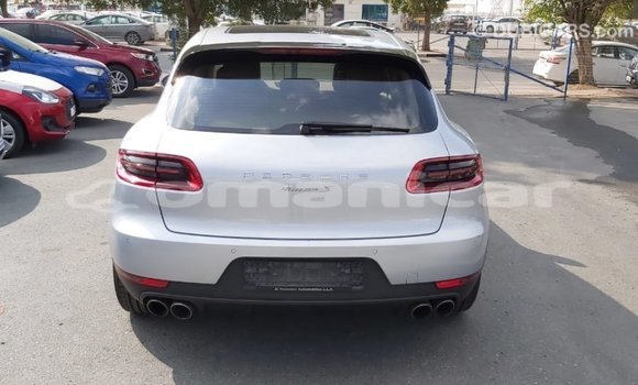 Buy Import Porsche Macan Other Car in Import - Dubai in Dhufar Buy Import Porsche Macan Other Car in Import - Dubai in Dhufar