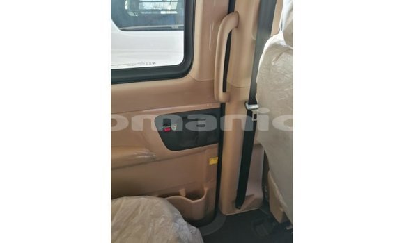 Buy Import Hyundai Accent White Car in Import - Dubai in Dhufar Buy Import Hyundai Accent White Car in Import - Dubai in Dhufar