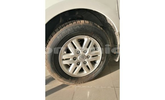 Buy Import Hyundai Accent White Car in Import - Dubai in Dhufar Buy Import Hyundai Accent White Car in Import - Dubai in Dhufar