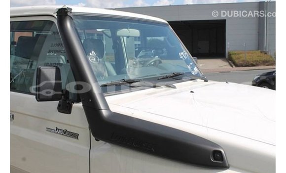 Buy Import Toyota Land Cruiser White Car in Import - Dubai in Dhufar Buy Import Toyota Land Cruiser White Car in Import - Dubai in Dhufar