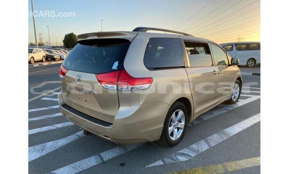 Buy Import Toyota Sienna Other Car in Import - Dubai in Dhufar Buy Import Toyota Sienna Other Car in Import - Dubai in Dhufar