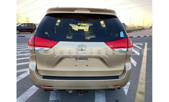 Buy Import Toyota Sienna Other Car in Import - Dubai in Dhufar Buy Import Toyota Sienna Other Car in Import - Dubai in Dhufar