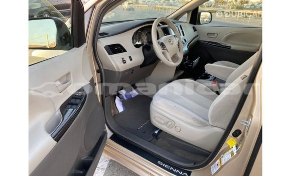 Buy Import Toyota Sienna Other Car in Import - Dubai in Dhufar Buy Import Toyota Sienna Other Car in Import - Dubai in Dhufar