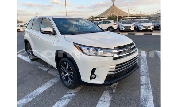 Buy Import Toyota Highlander White Car in Import - Dubai in Dhufar Buy Import Toyota Highlander White Car in Import - Dubai in Dhufar