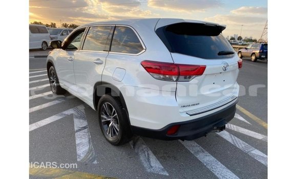 Buy Import Toyota Highlander White Car in Import - Dubai in Dhufar Buy Import Toyota Highlander White Car in Import - Dubai in Dhufar