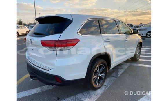 Buy Import Toyota Highlander White Car in Import - Dubai in Dhufar Buy Import Toyota Highlander White Car in Import - Dubai in Dhufar