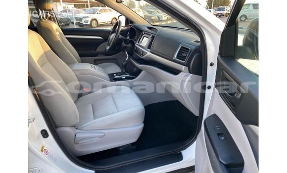 Buy Import Toyota Highlander White Car in Import - Dubai in Dhufar Buy Import Toyota Highlander White Car in Import - Dubai in Dhufar