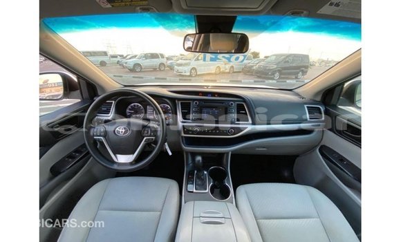 Buy Import Toyota Highlander White Car in Import - Dubai in Dhufar Buy Import Toyota Highlander White Car in Import - Dubai in Dhufar