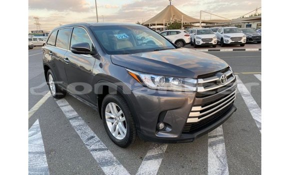 Buy Import Toyota Highlander Other Car in Import - Dubai in Dhufar Buy Import Toyota Highlander Other Car in Import - Dubai in Dhufar