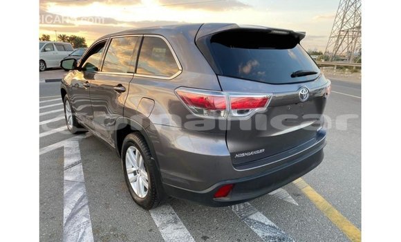 Buy Import Toyota Highlander Other Car in Import - Dubai in Dhufar Buy Import Toyota Highlander Other Car in Import - Dubai in Dhufar