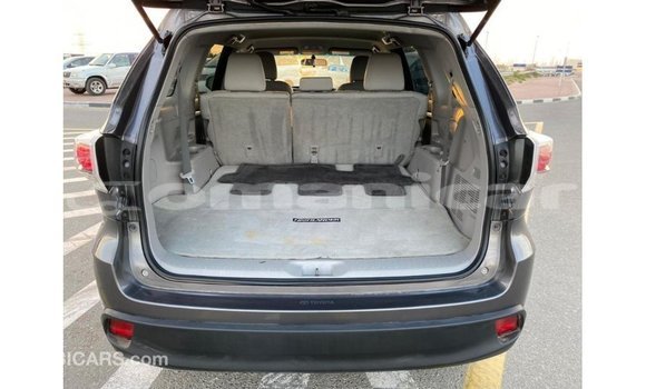 Buy Import Toyota Highlander Other Car in Import - Dubai in Dhufar Buy Import Toyota Highlander Other Car in Import - Dubai in Dhufar