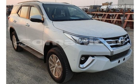 Buy Import Toyota Fortuner White Car in Import - Dubai in Dhufar Buy Import Toyota Fortuner White Car in Import - Dubai in Dhufar