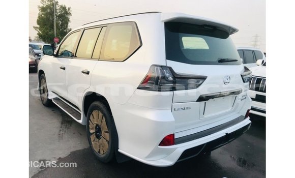 Buy Import Lexus LX White Car in Import - Dubai in Dhufar Buy Import Lexus LX White Car in Import - Dubai in Dhufar