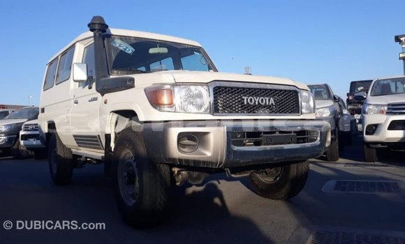 Buy Import Toyota Land Cruiser White Car in Import - Dubai in Dhufar Buy Import Toyota Land Cruiser White Car in Import - Dubai in Dhufar