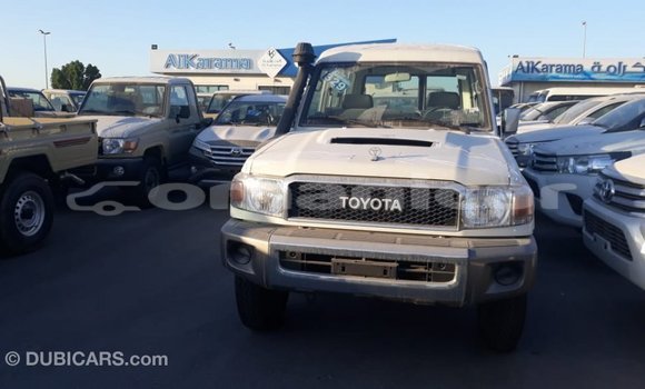 Buy Import Toyota Land Cruiser White Car in Import - Dubai in Dhufar Buy Import Toyota Land Cruiser White Car in Import - Dubai in Dhufar